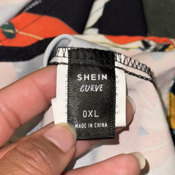 Shein Curve Tank Top Women's 0XL Multicolor Floral Spaghetti Straps V-Neck - Picture 6 of 8